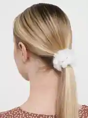 Белый резинка для волос из меха