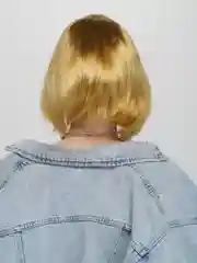 Горчичный парик карнавальный "Каре с чёлкой"