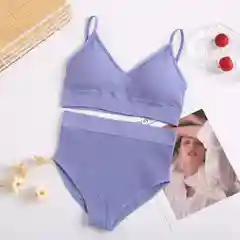 Ледяной комплект нижнего белья