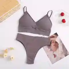 Сиреневый комплект нижнего белья