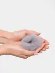 Серый резинка для волос из меха