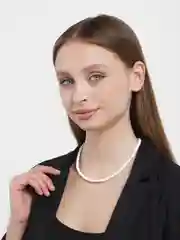 Белый чокер из бусин