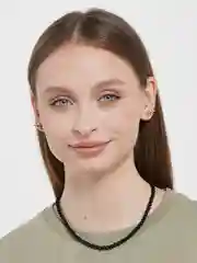 Черный чокер из бусин