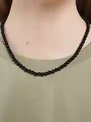 Черный чокер из бусин