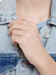 Серебряный кольцо женское с гравировкой Amur, тонкое с сердечком