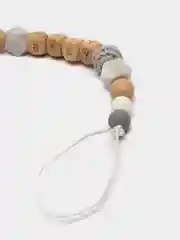 Серый деревянный держатель для соски