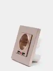 Белый розетка с USB-портами