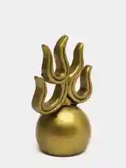 Золотистый хаки статуэтки