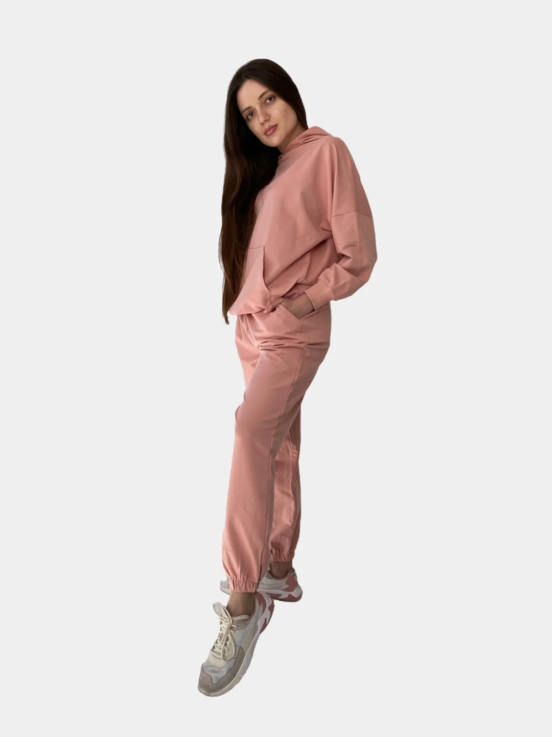 Розовый спортивный костюм женский