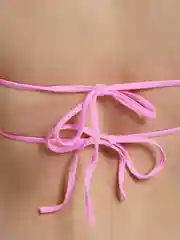 Розовый купальник раздельный женский