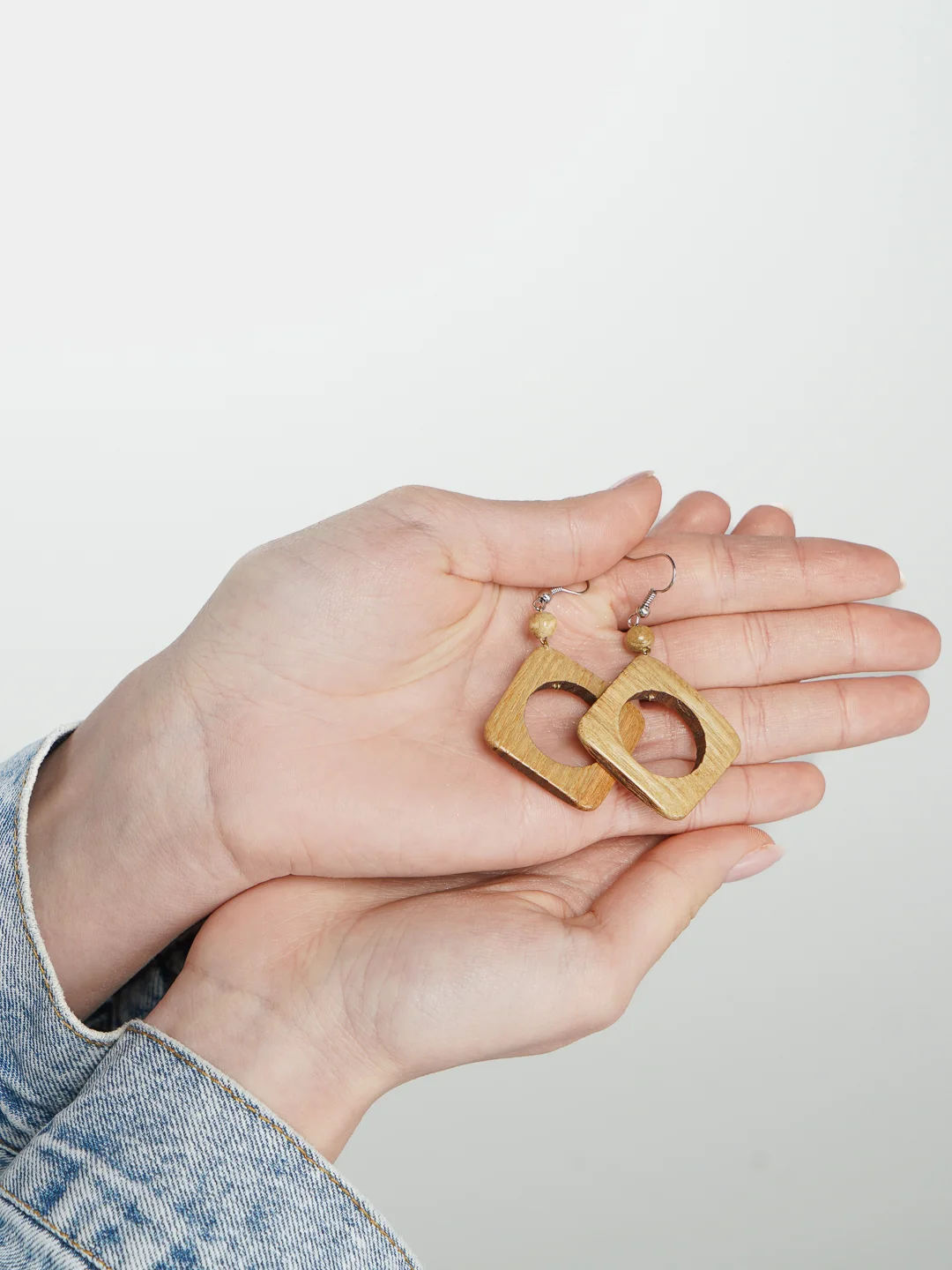 Серьги из дерева Ромбик 4,5 см