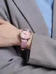 Розовый женские кварцевые часы