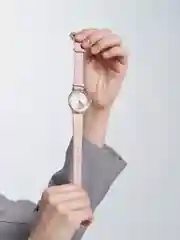 Розовый женские кварцевые часы
