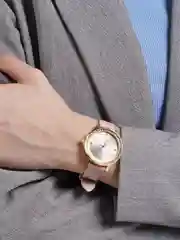 Розовый женские кварцевые часы