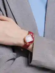 Красный женские наручные часы, 5 видов