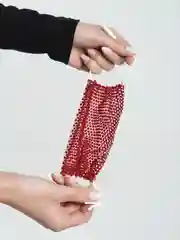 Красный многоразовая маска для лица со стразами