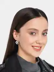 Золотой серьги в форме сердца