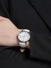 Белый женские кварцевые часы