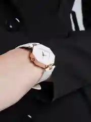 Белый женские наручные часы, 5 видов