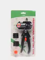 Черный секатор прививочный со сменными лезвиями