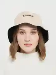 Бежевый двусторонняя панама  из экокожи с вышивкой (шапка)