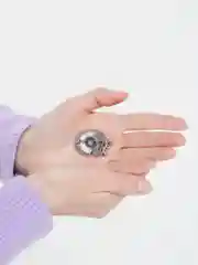 Брошь женская - Шляпка круглая