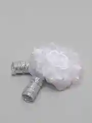 Белый бант с резинкой ручной работы