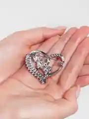 Брошь "Сердце" с цветами, цвет белый в серебре