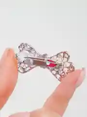 Бордовый брошь со стразами ассорти