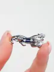 Серебряный брошь на булавке