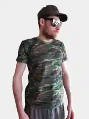Зеленый футболка камуфляж хлопок