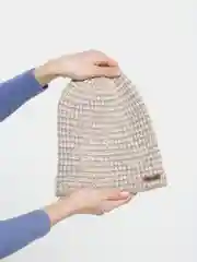 Бежевый меланж шапка-бини женская "Соты", без подклада, весна-осень