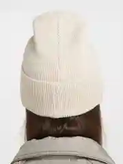 Бежевый шапка женская с люрексом