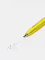 Желтый шариковая ручка