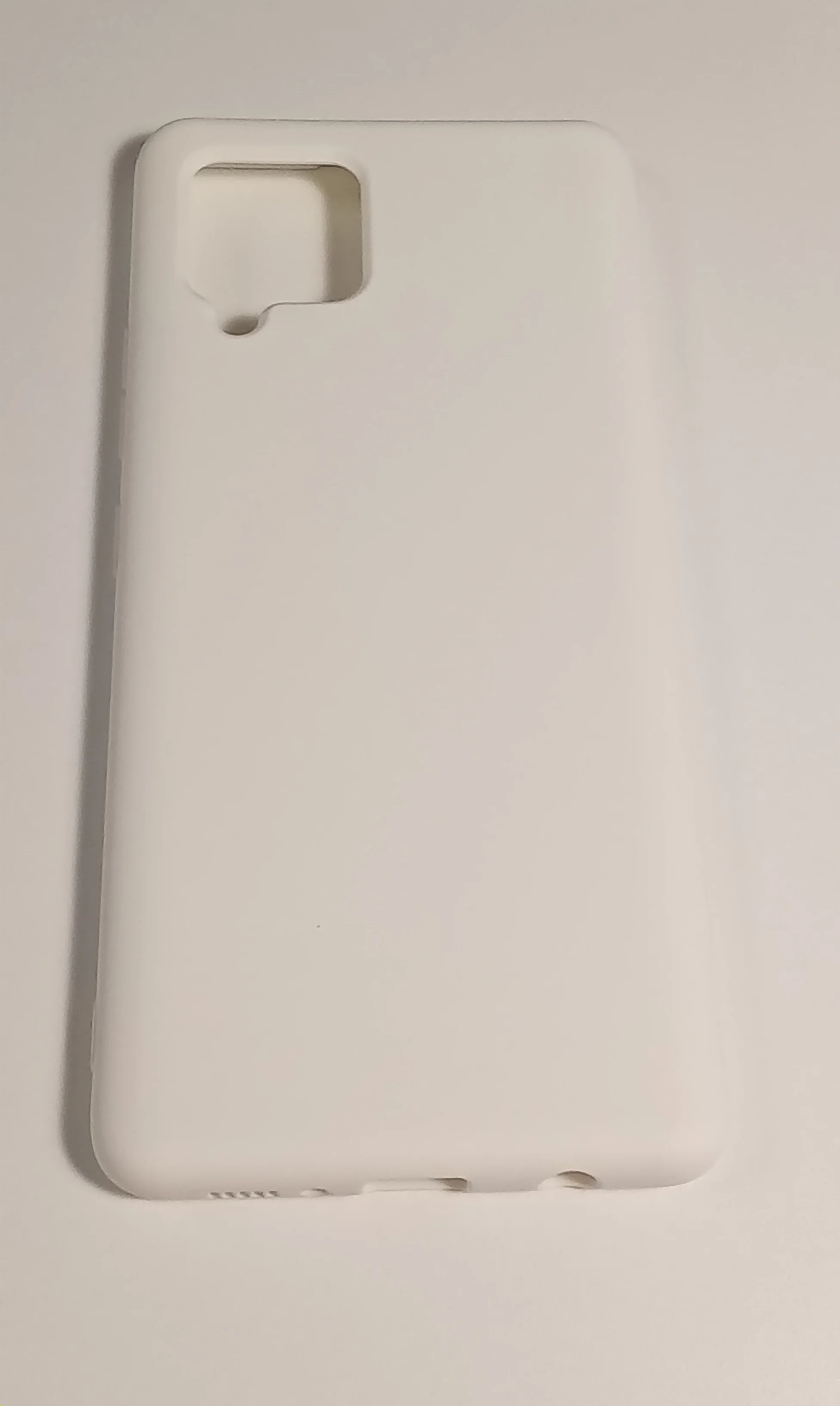 Белый чехол с бархатом внутри и защитой камеры Samsung A42