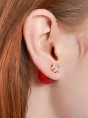 Алый серьги-пусеты разных цветов