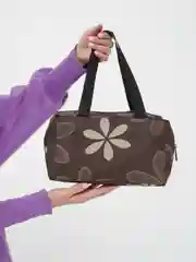 Светло-коричневый сумка-косметичка на замке 25 х 15 х 15 см