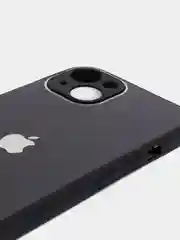 Черный чехол силиконовый со стеклянной панелью для iPhone 13