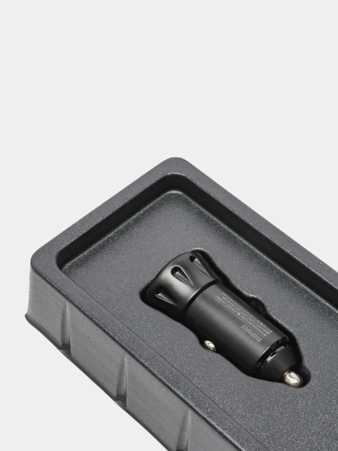 Черный автомобильное зарядное устройство USB 2,4A REMAX Vanguard RCC236 (2USB) черный