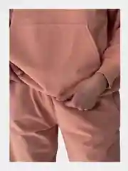 Розовый спортивный костюм женский