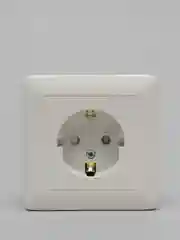 Розетка Schneider Electric с заземляющими контактами со шторками 16А, 250В , белая