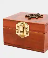 Бежевый музыкальная, деревянная шкатулка-шарманка "Солнышко. Штурвал. Слоник. Фотоаппарат"