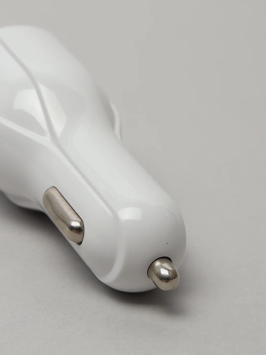 Белый автомобильное зарядное устройство, 2 USB