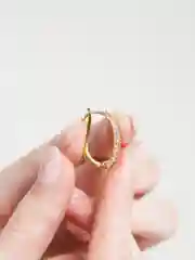 Золотой серьги с искуственными камнями