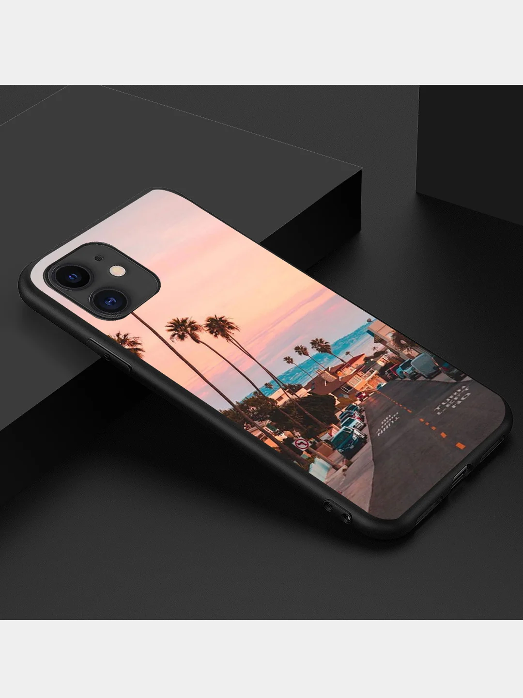 Зеленый чехол для iPhone 11