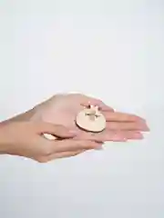 Деревянная брошь "Гранат"