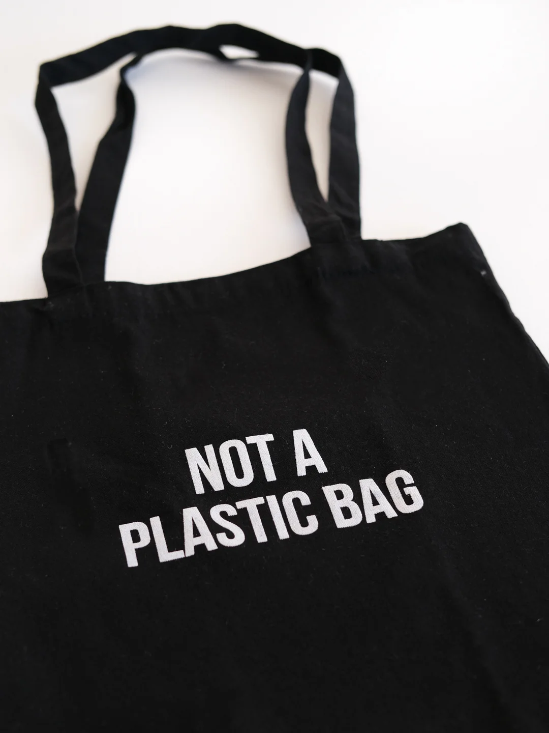 Эко сумка-шоппер, хлопковая, черная, с принтом "Not a plasticbag", 100% хлопок, унисекс
