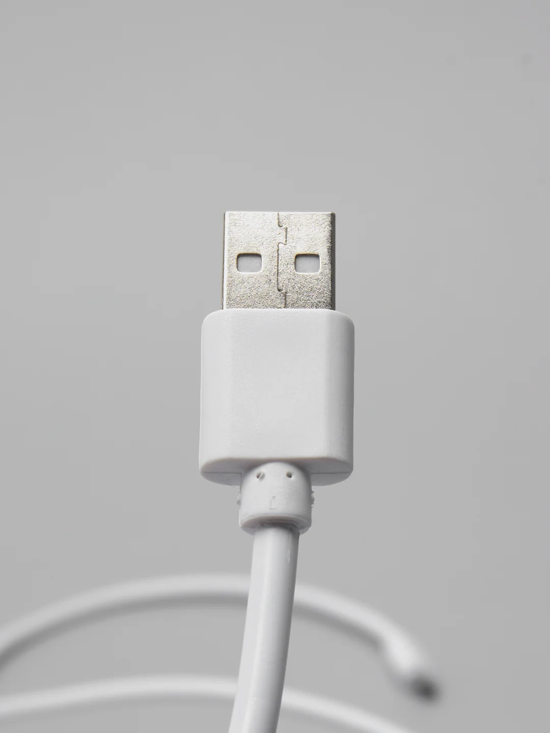 Белый кабель Micro USB