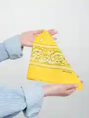 Желтый бандана на голову