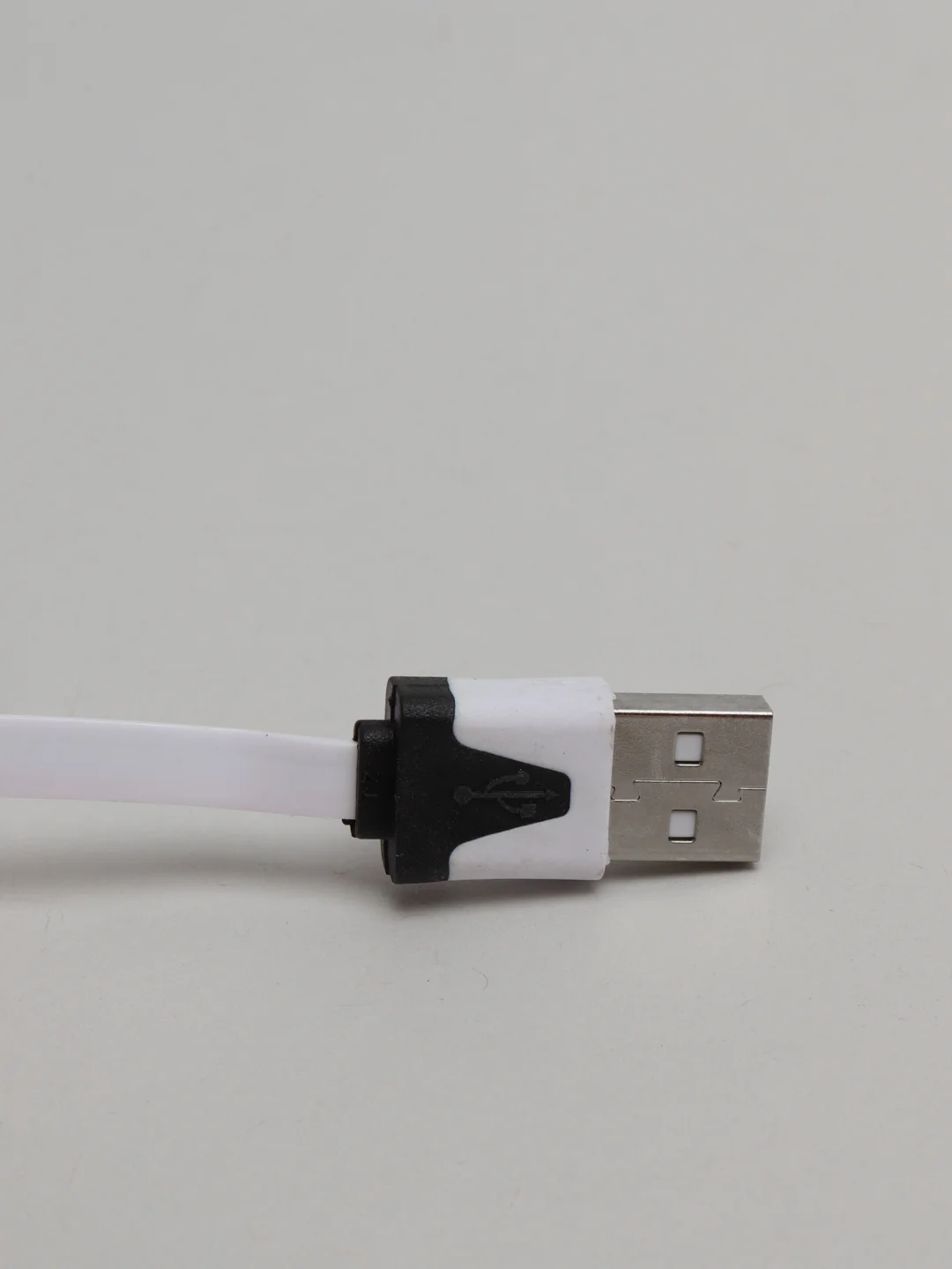 Белый кабель  для iPhone . 2 метра